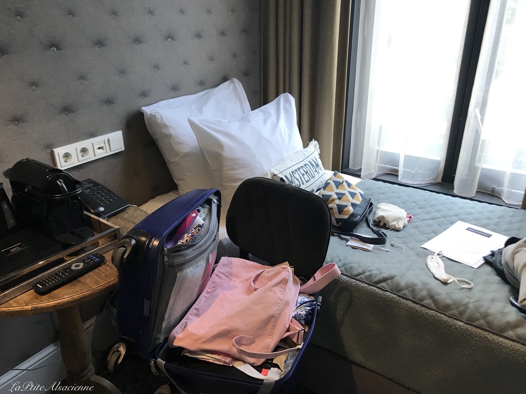 Chambre de l'Hotel Piet Hein à Amsterdam - Voyage Solo 2020 de Cendrine Miesch LaPtiteAlsacienne