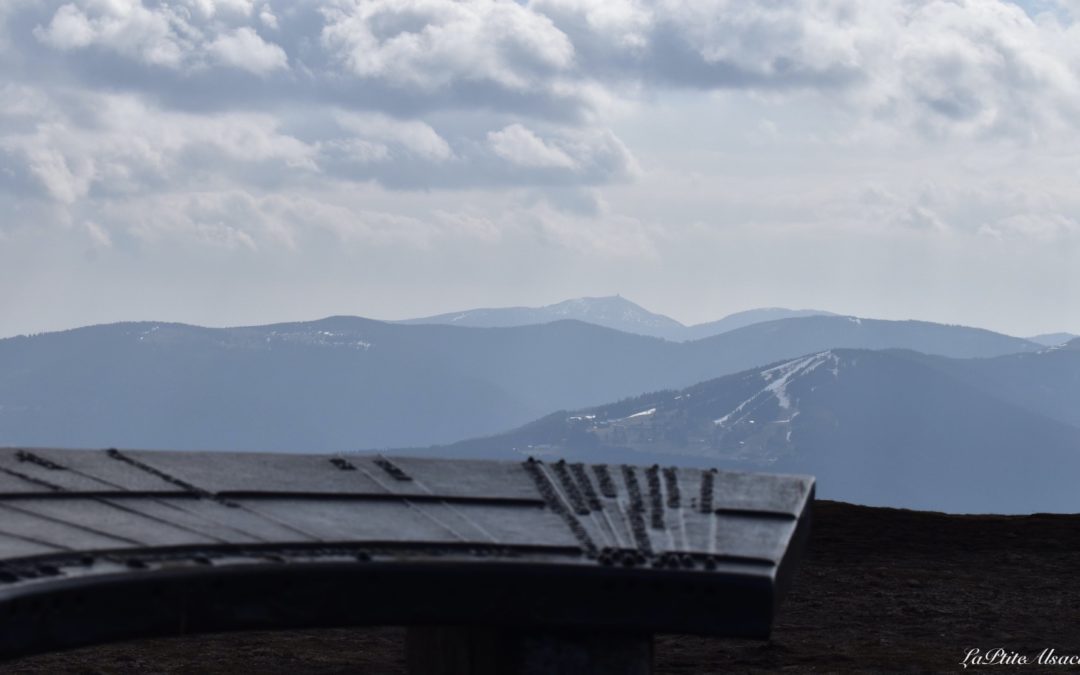 Table d'orientation Le Hohneck - vue en direction du Grand Ballon