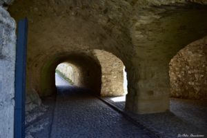 Le passage couvert rénové des Ruines du Château Fort de Landskron à Leymen en Alsace