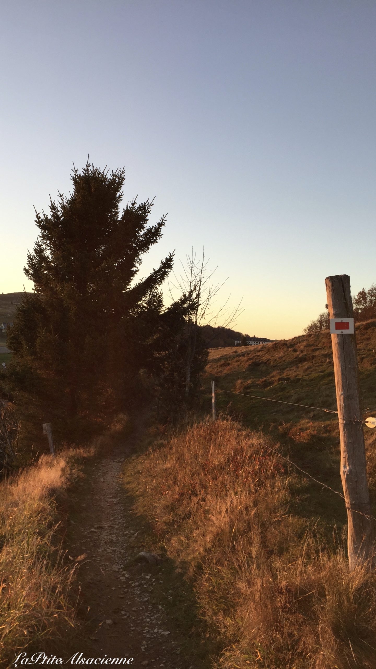 Sentier vers le Marsktein au coucher de soleil