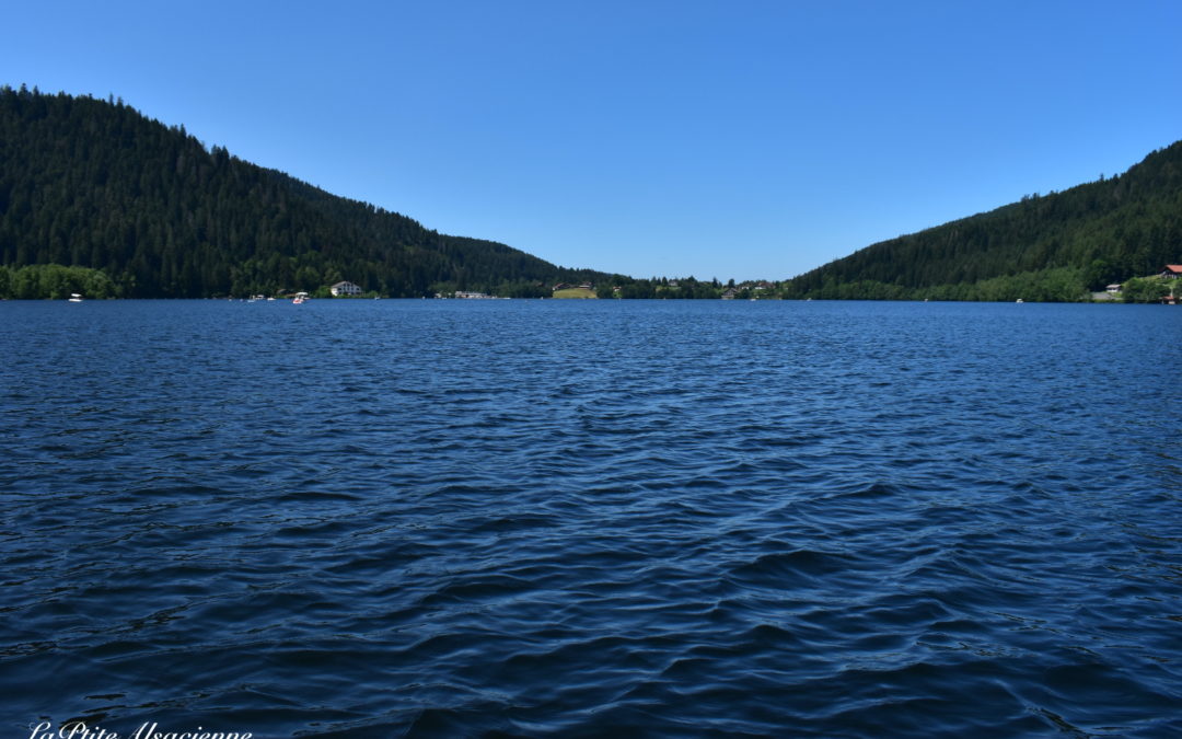 Vue sur le Lac de Gérardmer depuis le bateau solaire électrique Gogo - Photo de Cendrine Miesch dite LaPtiteAlsacienne