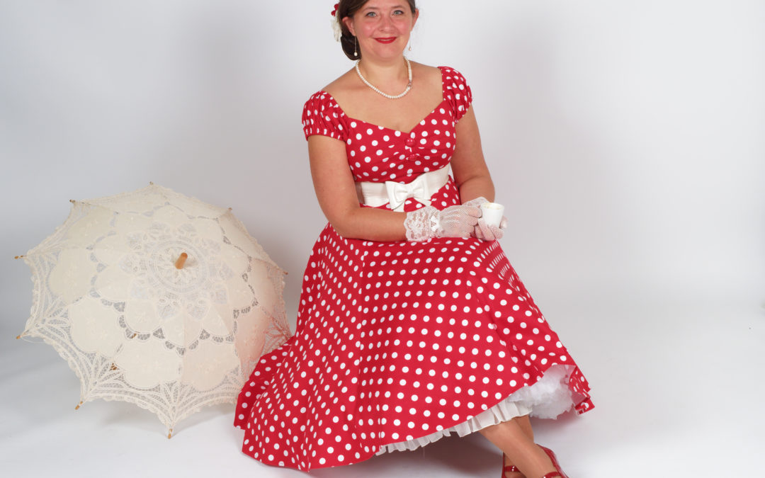 Une robe nommée Minnie... Marque : Collectif. Boutique 413 à Burnhaupt. Model : Cendrine Miesch dite LaPtiteAlsacienne. Mode vintage en Alsace. Photo : Anny Brandini