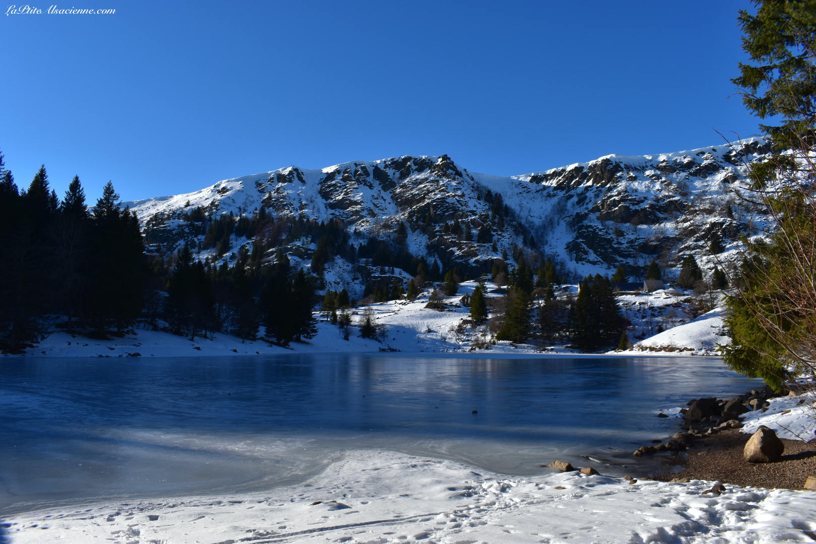 Lac des truites gelé - Décembre 2021 par Cendrine Miesch