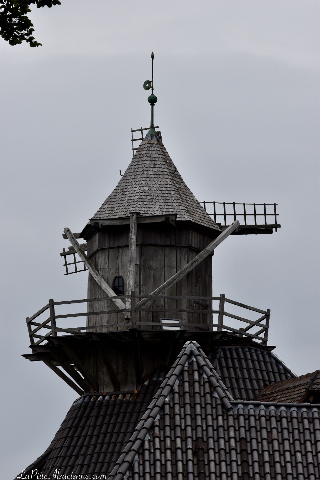 Le moulin ajoutée par l'empereur Guillaume II. Petite liberté de l'époque de restauration. Photo by Cendrine Miesch